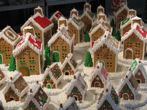 Postal: Casas de jengibre (gingerbread house) decoradas para Navidad