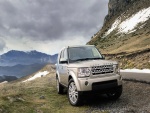 Land Rover en la montaña