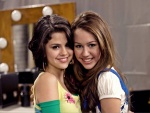 Miley Cyrus y Selena Gomez