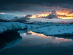Tibios rayos de sol sobre el hielo (Islandia)
