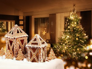 Postal: Faroles y árboles navideños de galleta decoran en Navidad