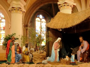 La Sagrada Familia celebra el nacimiento del Niño Jesús