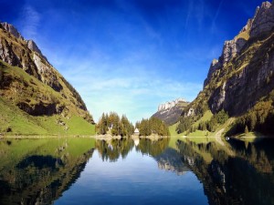 Verano en un lago de Suiza