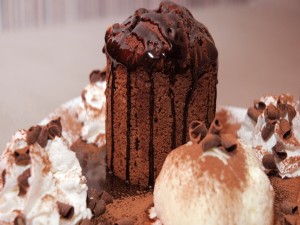 Postal: Un delicioso pastel de chocolate
