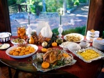 Mesa con comida de acción de gracias