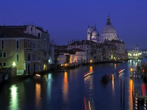 Postal: Venecia en la noche