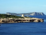 Vista de la Isla Conejera frente a Ibiza
