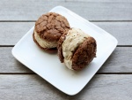 Sándwich de helado con cookies de chocolate