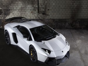 Postal: Lamborghini blanco