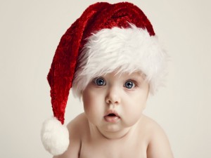 Un precioso bebé festejando la Navidad