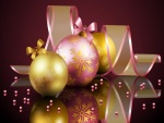 Bolas y cintas para los días festivos de Navidad