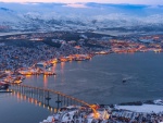 Puente en una ciudad de Noruega