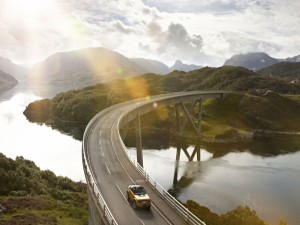 Postal: Carretera sobre un río