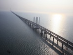 El impresionante puente de la bahía de Qingdao (China)