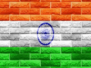 Postal: Bandera de la India en una pared de ladrillo