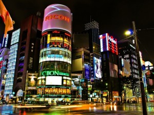 Postal: Tiendas en unos edificios de Tokio
