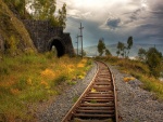 Túnel sobre una vía de tren