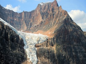 Glaciar en una montaña