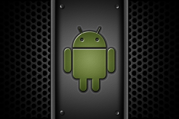 Logo de Android en una estructura metálica