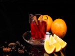 Taza de té con naranja, canela y anís