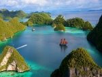 Navegando entre unas islas de Indonesia