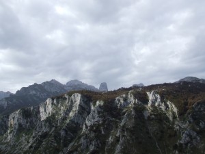Postal: El Naranjo de Bulnes (Picu Urriellu) visto desde el Monte Camba