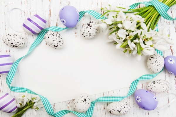 Tarjeta con elementos decorativos para Pascua