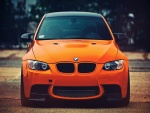 BMW M3 de color naranja