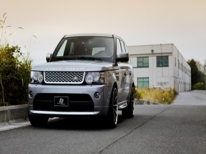 Postal: Range Rover en una calle