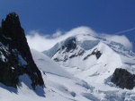 Dos montañeros subiendo el pico Wilson hacia el Mont Blanc