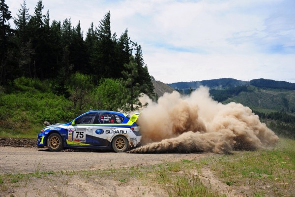 Subaru en un rally