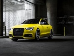 Audi RS5 de color amarillo