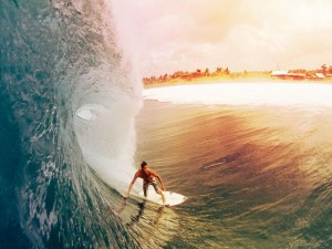 Surfeando una gran ola