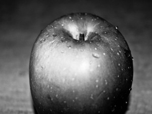 Manzana en blanco y negro