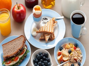 Desayuno variado y nutritivo