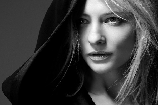 La guapa actriz Cate Blanchett en una imagen en blanco y negro