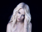 Britney Spears con una bonita pulsera
