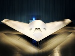 Boeing Phantom Ray en un hangar