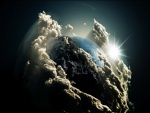 Planeta entre nubes cercano al sol