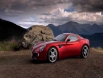 Alfa Romeo 8C Competizione en las montañas