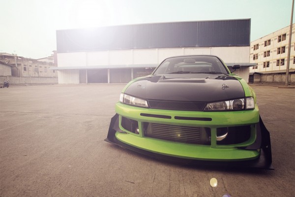 Nissan Silvia S14 verde y negro