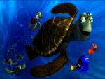 Nemo y Dory junto a la tortuga Crush (Buscando a Nemo)
