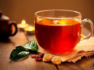 Una taza de té rojo