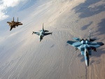 Tres aviones F-16 Fighting Falcon en el aire
