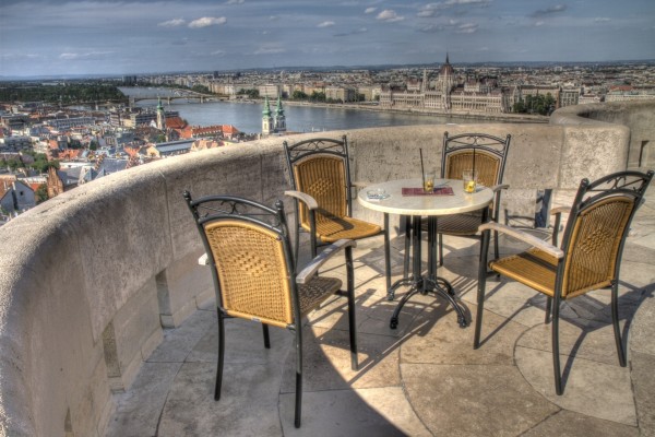 Hermosa vista de Budapest desde una terraza