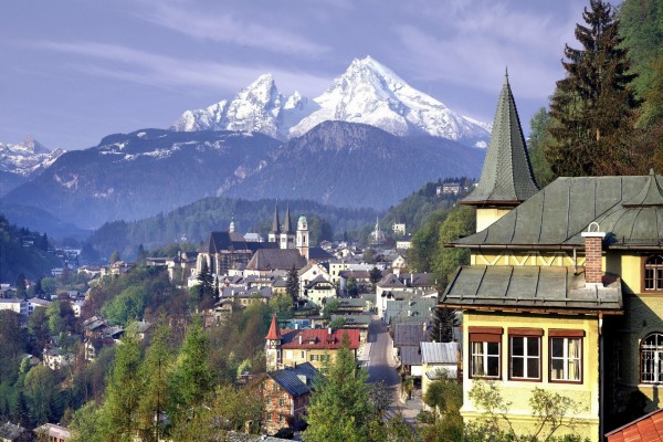 Vista de la ciudad de Berchtesgaden (Alpes de Baviera, Alemania)
