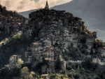 Hermosa vista de Apricale (Italia)
