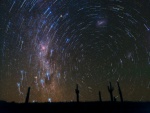 Rastros de estrellas sobre el desierto de Atacama