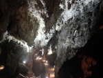 Cueva iluminada