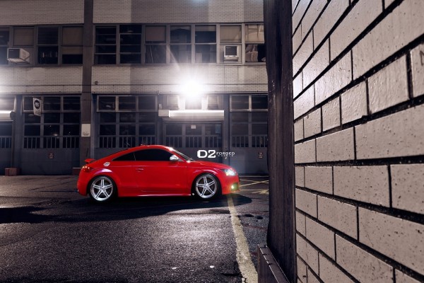 Audi TT de color rojo